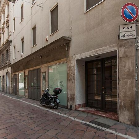 Appartement Youhosty - Dei Piatti 3 à Milan Extérieur photo